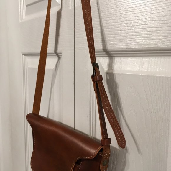 Eddie Bauer Vintage Leather Unisex Crossbody Bucket Bag - Picture 3 of 10